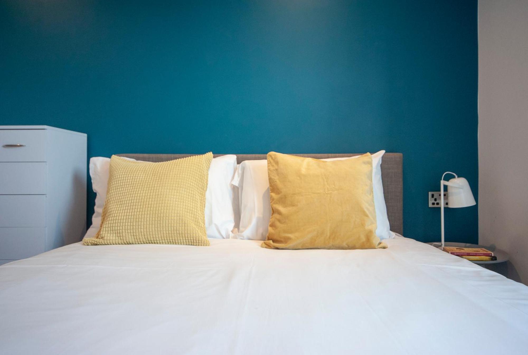 Top Floor Apt - 2 Bed/2 Bath + Private Balcony Londra Esterno foto