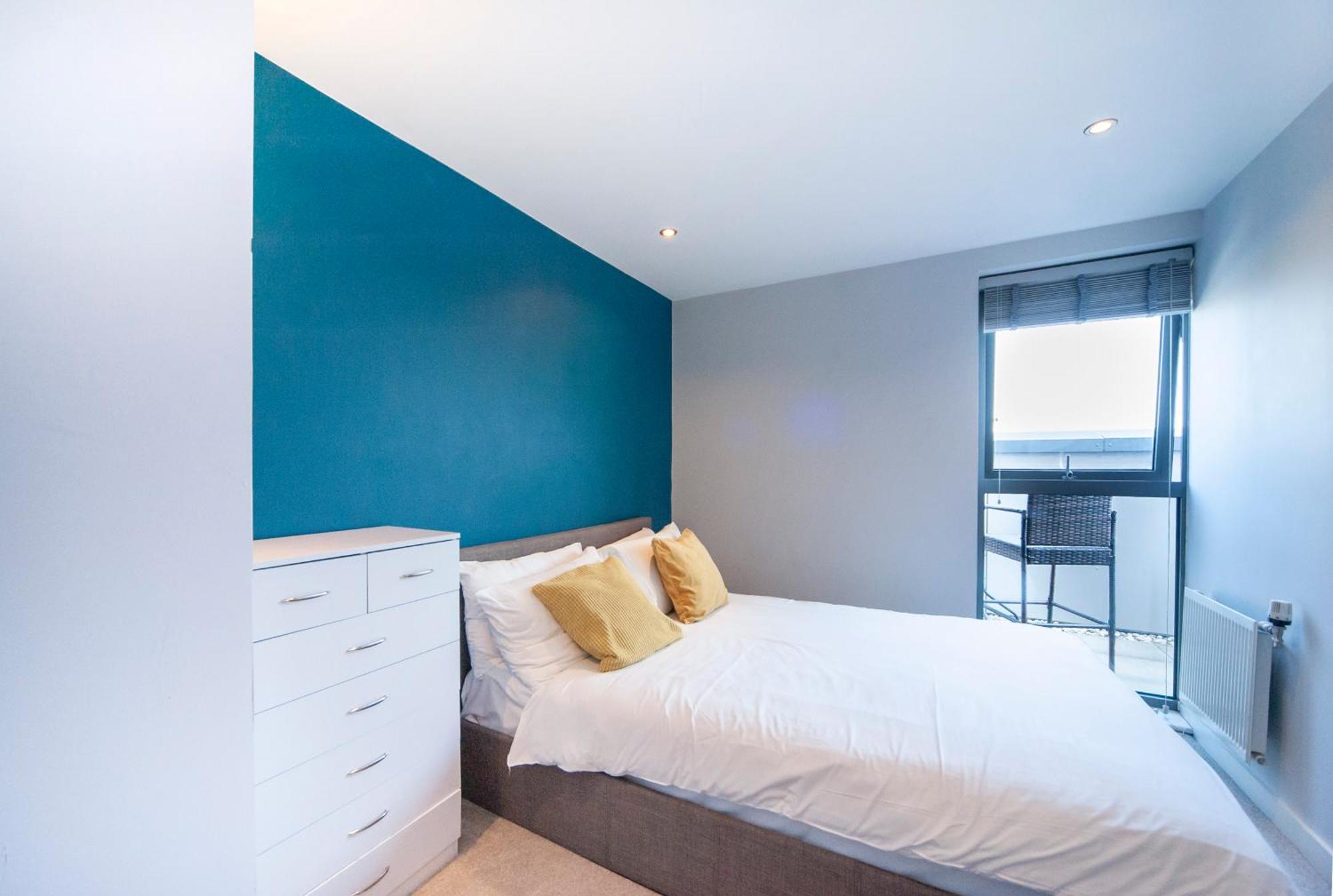 Top Floor Apt - 2 Bed/2 Bath + Private Balcony Londra Esterno foto